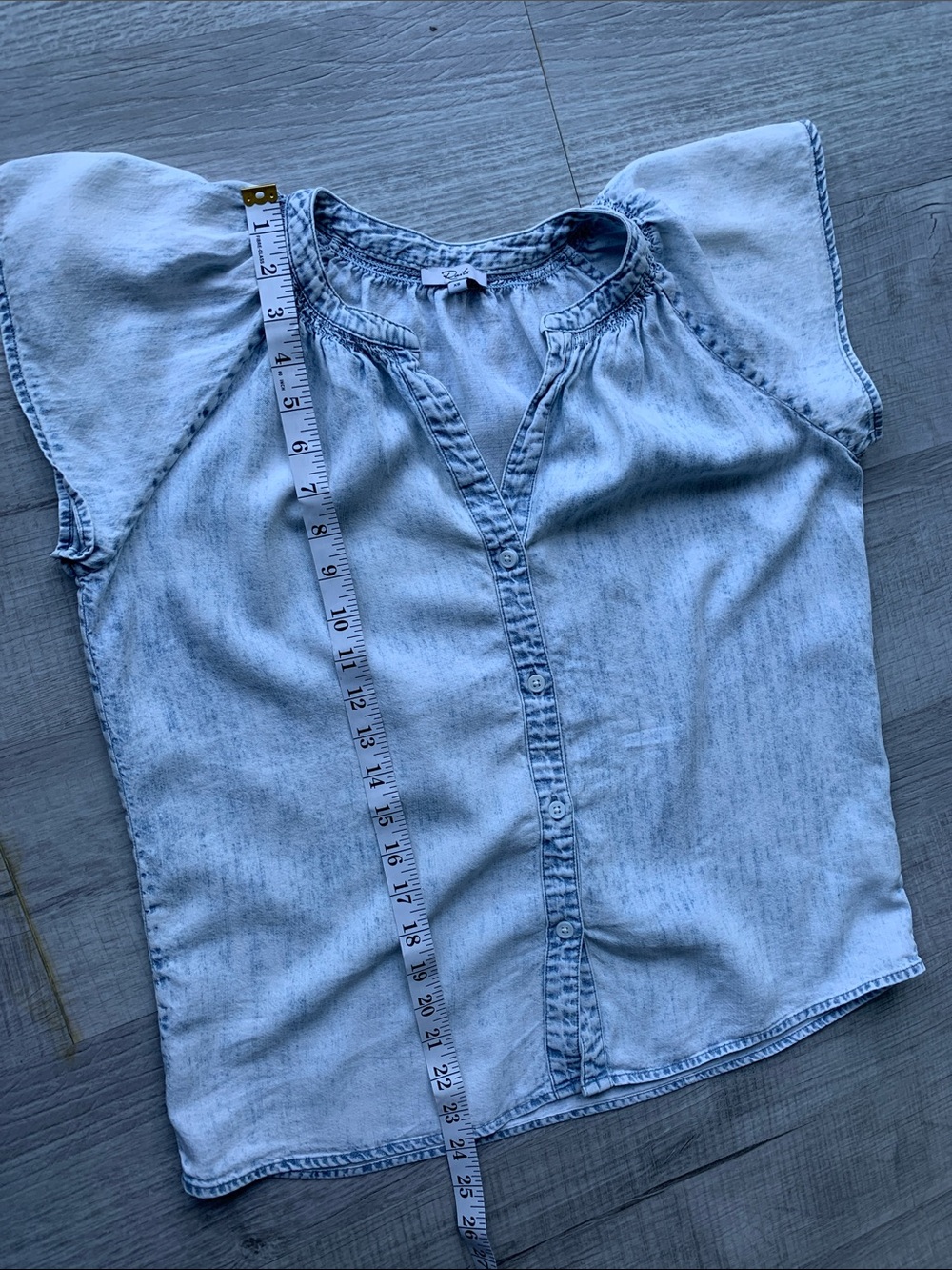 Rails Light Acid Wash Chambray Flutter Sleeve Alena Blouse, Size XS (oversized) - Picture 8 of 11